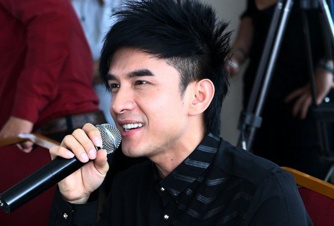 Clip: Đan Trường song ca 'Anh Ba Khía' cùng thí sinh 'Thần tượng Bolero'