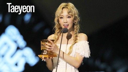 Taeyeon - ‘nàng ong’ chăm chỉ nhất 2015 của Kpop