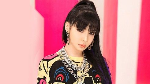 Video: Park Bom (2NE1) bị nghi đẩy vũ công trên sân khấu
