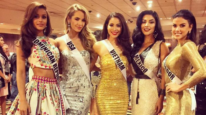 Phạm Hương tiếp tục khoe nhan sắc 'lấn át' trong tiệc chào mừng