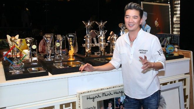 Khám phá nơi cất giải thưởng của các sao Việt