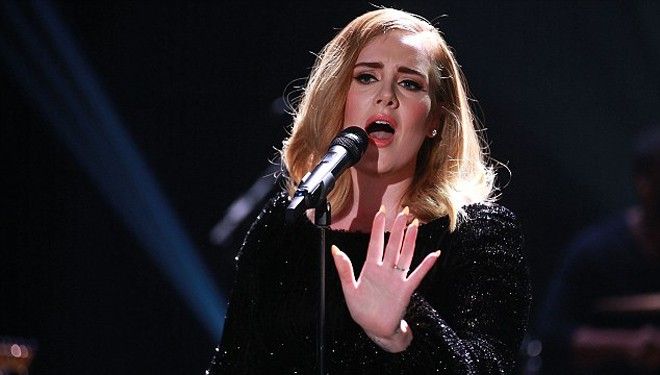 Vé concert của Adele bị đẩy giá lên gấp bội