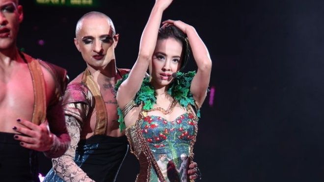 Thái Y Lâm bùng nổ tại Hồng Kông sau sự cố sập sân khấu