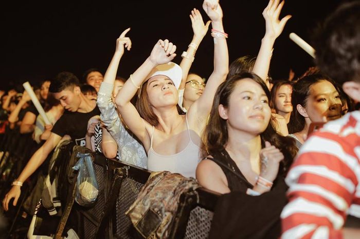 Trai xinh, gái đẹp đổ bộ sự kiện EDM lớn nhất miền Bắc