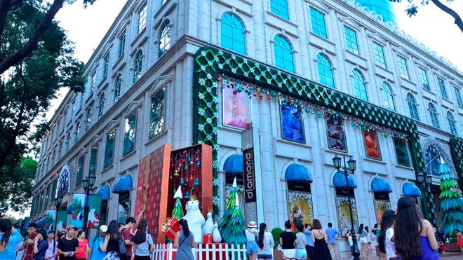 Nam thanh niên nhảy lầu tự tử ở Diamond Plaza