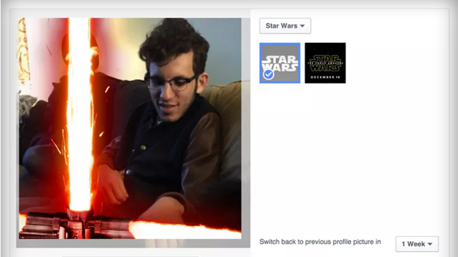 Đổi avatar Facebook với thanh gươm Lightsaber phong cách Star Wars