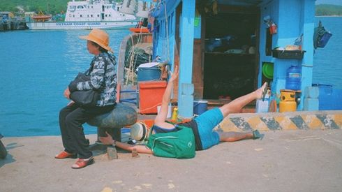 9x Sài thành 'đốn tim' cư dân mạng với bộ ảnh du lịch cùng… bà ngoại