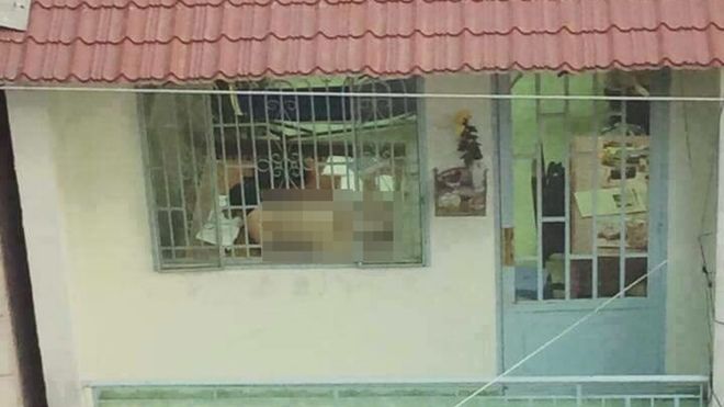 Choáng với thiếu nữ nằm học bài trong trạng thái 'thiên nhiên'