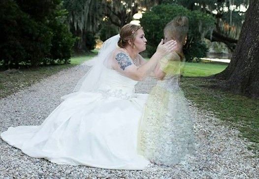 Rớt nước mắt trước câu chuyện phía sau bức ảnh cưới kỳ lạ