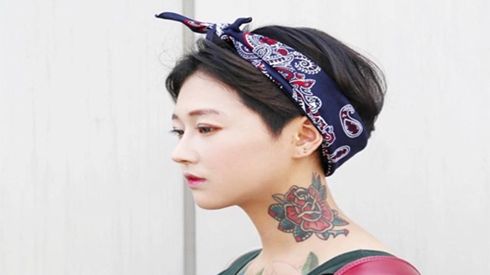 Nữ thợ xăm có vẻ đẹp búp bê gây sốt tại Hàn Quốc