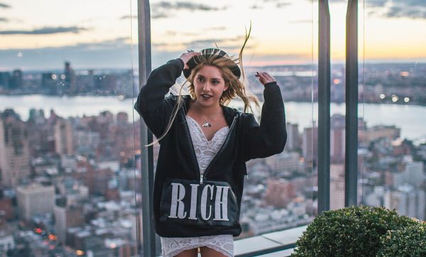 Lối sống xa hoa đến choáng váng của 'Tiểu thư giàu nhất Instagram'