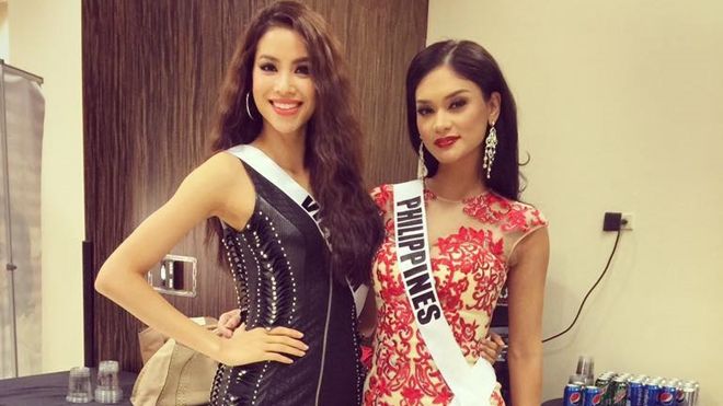 Loạt ảnh Phạm Hương 'dìm hàng' nhan sắc tân Hoa hậu Hoàn Vũ 2015