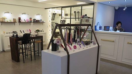 Cận cảnh cửa hàng đồ chơi người lớn đầu tiên cho quý bà Hàn Quốc