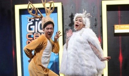 'Tuần lộc' Trường Giang tấn công 'bà chúa tuyết' Việt Hương