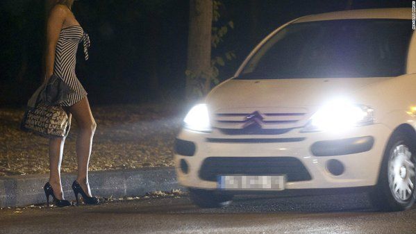 Bi hài chuyện đổi 'sex' để học lái xe miễn phí tại Hà Lan