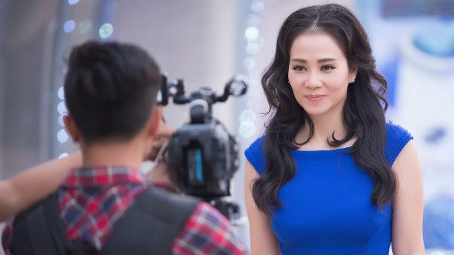 Thu Minh âm thầm chuẩn bị quà tặng fan