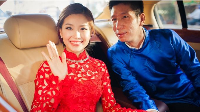 Á hậu Diễm Trang được đón dâu bằng xe hơi 10 tỷ
