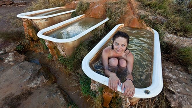 Tắm suối nước nóng trên sa mạc