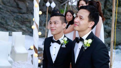 NTK Adrian Anh Tuấn và bạn trai sẽ kết hôn vào ngày hôm nay