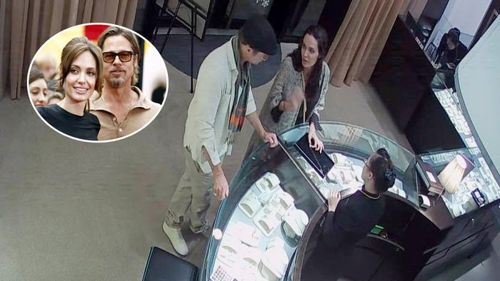Hot: Bắt gặp vợ chồng Angelina Jolie, Brad Pitt mua trang sức tại Hà Nội
