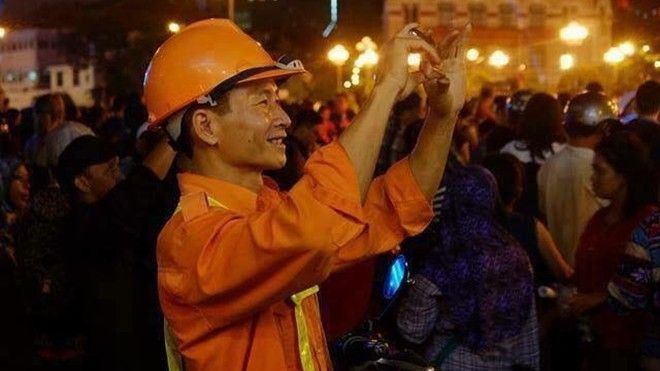 Nụ cười đẹp nhất đêm giao thừa chính là đây!