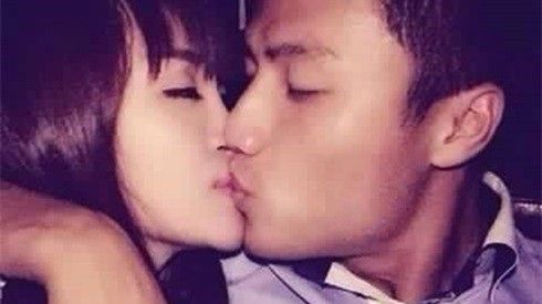 Mạc Hồng Quân tung ảnh khóa môi, Bà Tưng “không quan tâm”