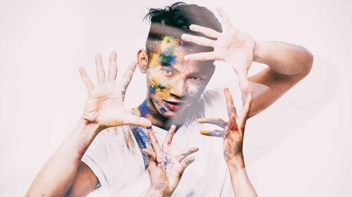 Mai Quốc Việt nổi loạn với màu sắc trong bộ ảnh mới