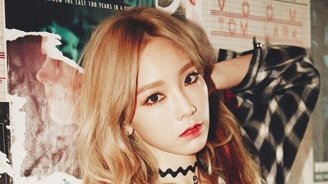 Taeyeon (SNSD) trở thành nghệ sĩ solo bán album chạy nhất