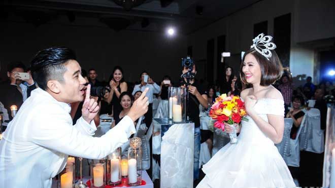 Chú rể nhảy flash mob, hôn đắm đuối cô dâu Vân Trang