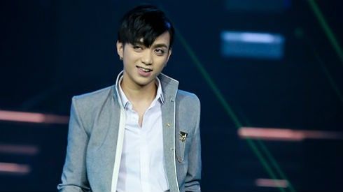 1001 biểu cảm ‘chết người’ của Soobin trên sân khấu The Remix