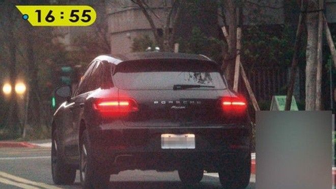 Bồ mới của 'mỹ nam ma túy' Kha Chấn Đông giàu 'nứt đố đổ vách'