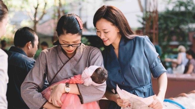 Maya cùng mẹ con Trang Trần đi chùa cầu bình an