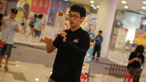 Chàng trai kiếm bộn tiền nhờ đam mê yoyo