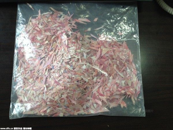 Cụ ông cắt vụn gần 500 triệu đồng, các con mất 3 tháng ghép lại từng tờ