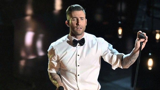 Thêm một năm tất bật của Adam Levine