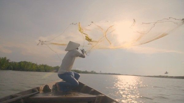 Việt Nam yên bình như tranh vẽ trong mắt 'phù thủy trang điểm' Michelle Phan