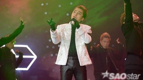 Clip: Sơn Tùng M-TP chiếm hết 'spotlight' trong phần mở màn The Remix 2016