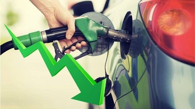 Xăng giảm giá trên toàn nước Mỹ, có nơi bán 2.900 đồng/lít
