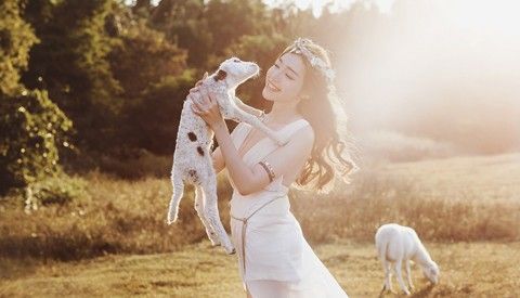 Ngơ ngẩn trước nhan sắc tựa nữ thần Hy Lạp của Elly Trần