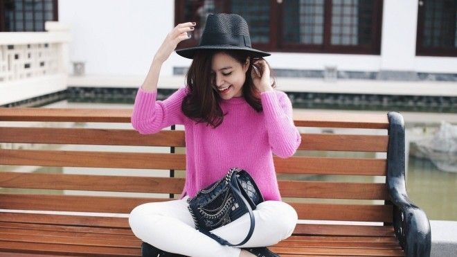 Học Hoàng Thùy Linh diện street style chuẩn cho ngày đại hàn