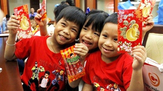 2.000 người khuyết tật, trẻ mồ côi đón Tết sớm ở Sài Gòn