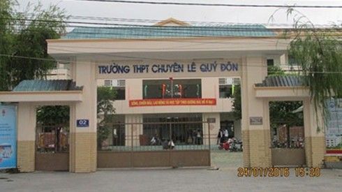 Bình Định: Giáo viên phẫn uất đòi mổ bụng tự sát tại lễ kỷ niệm thành lập trường