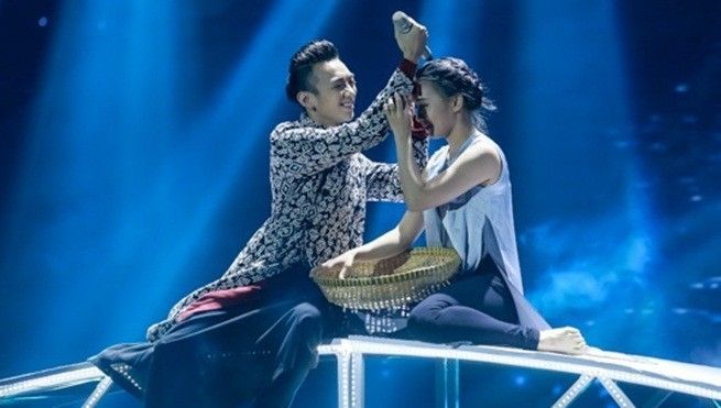 Thử thách livestream: Soobin Hoàng Sơn hát 'Dạ cổ hoài lang' giọng miền Nam