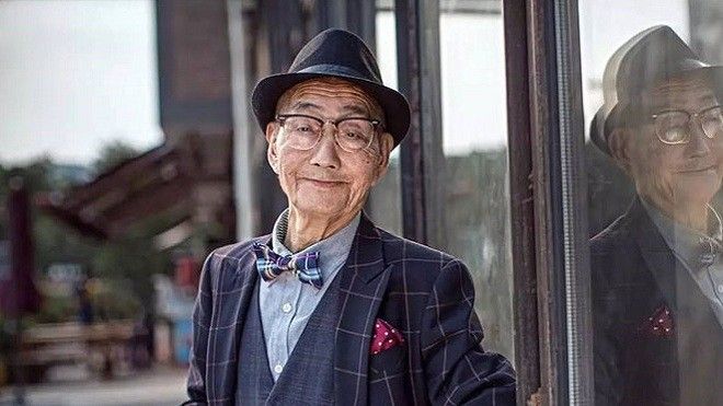 Cháu trai biến ông nội 85 tuổi thành siêu mẫu 'sành điệu củ kiệu'