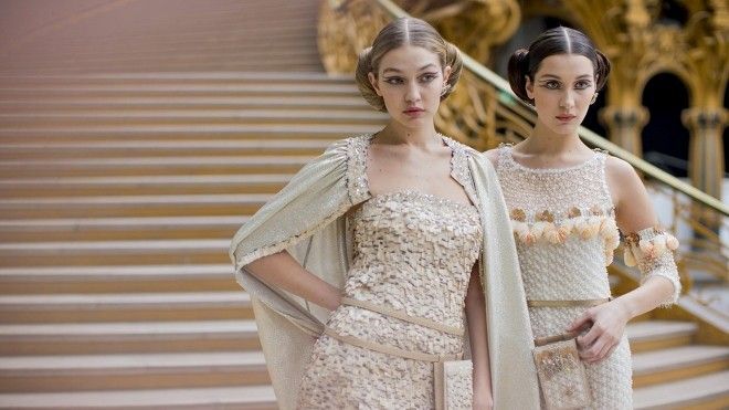 Gigi Hadid, Kendall Jenner tỏa sáng trong hậu trường Chanel Haute Couture
