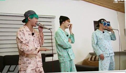 JYJ mặc pijama hát karaoke trong show thực tế hiếm hoi được phát