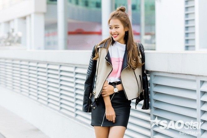 Khả Ngân khoe style thời trang chuẩn miễn chê