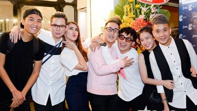 Sao Việt hào hứng đến mừng JustaTee và Andree lên chức ông chủ