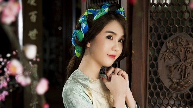 Ngọc Trinh khoe 'vòng eo 56' trong áo dài nàng Tấm