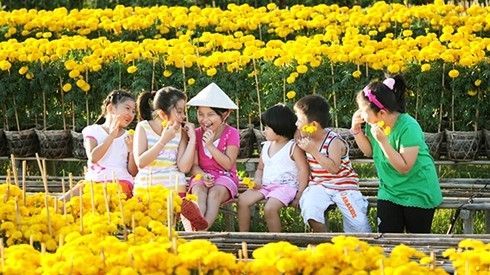 Bỏ điện thoại xuống đi, Tết không hề chán đâu!